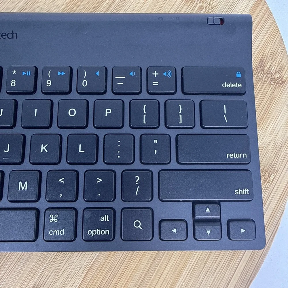 Logitech Y-R0034 Tablet Keyboard for iPad Android Tablets PC  Bluetooth Keyboard